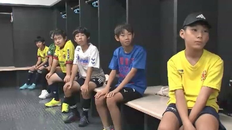 小学生たちが「ギラヴァンツ北九州」の“1日選手”に　ミニゲームやインタビュー取材など　夏休みにあわせて職業体験　福岡｜FNNプライムオンライン