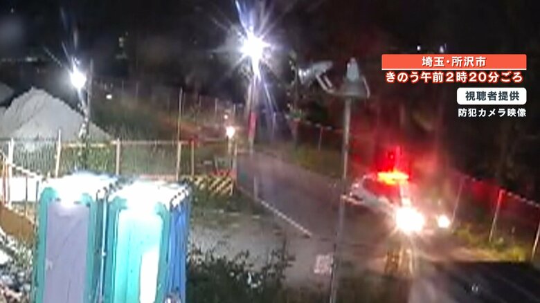 現場に向かう警察車両