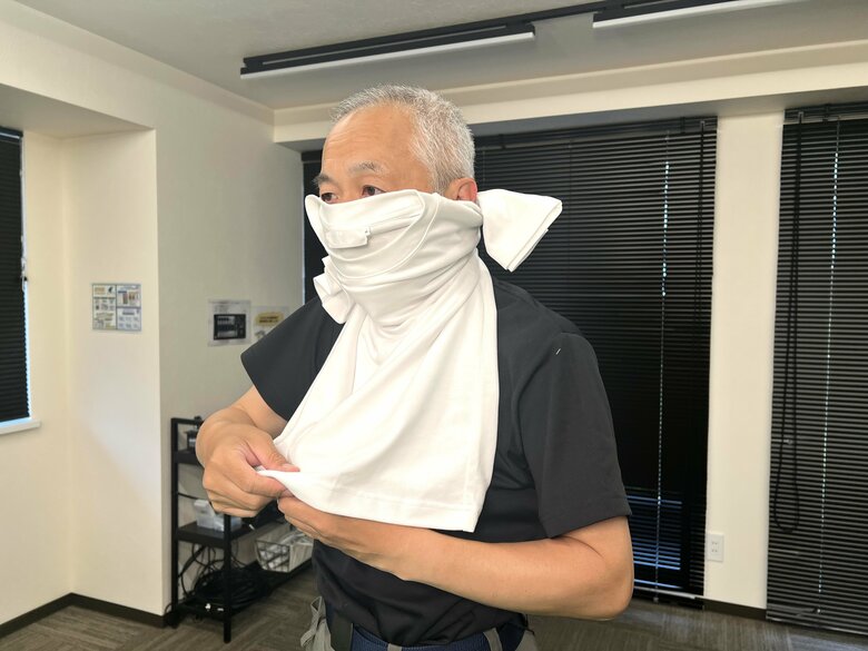 フェイスマスクの作り方（特集班撮影）