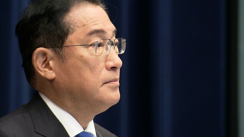 岸田首相の記者会見の様子（14日午前）