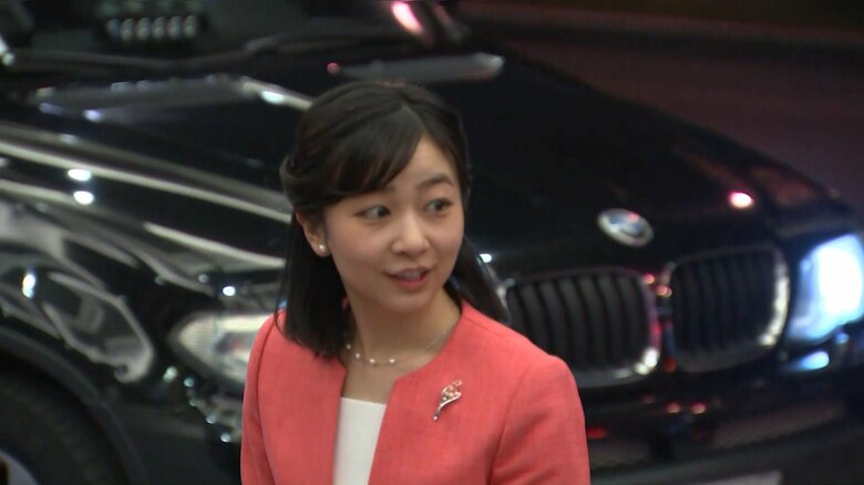 日本時間26日午前9時頃、アテネのホテルに到着された佳子さま