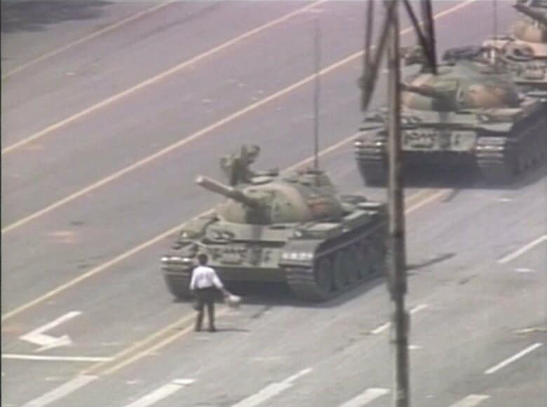 戦車の前に立ちはだかった男性（1989年6月4日）