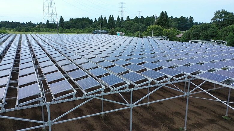 「つなぐファーム」（千葉市緑区）に設置された2826枚の太陽光パネル