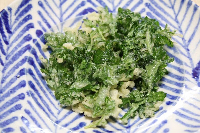 天ぷらやかき揚げは少なめの衣でサクッと