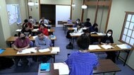 「美肌の湯」で働きながら学べる日本語学校　団体客減り空いた宴会場を活用　“消滅可能性都市”で人材確保の妙手