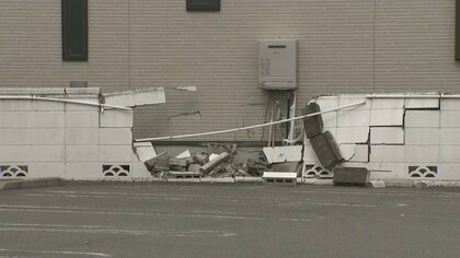 東京・立川市の駐車場で車突っ込む事故、運転手の50代男性は熱中症か　搬送されるも重篤な状態