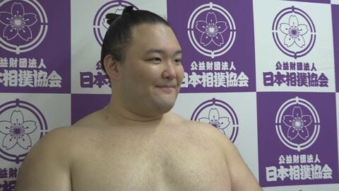 朝乃山、3日目で待望の初白星！荒篤山を上手出し投げで下す　大相撲九州場所