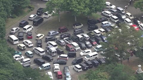 【真冬の夜の避難どうする】津波警報で約4万2000人に避難指示…避難所へ向かう車の列で“渋滞”発生「いつでもどこでも寝られる」「寒くなると徒歩はちょっと厳しい」断念する人も〈北海道〉