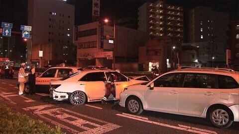 次々と衝突 車6台からむ事故 何があった?「聞いたことない音」