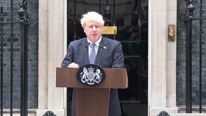 辞意を表明したジョンソン首相