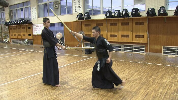 戦術を教えてくれる相原主将