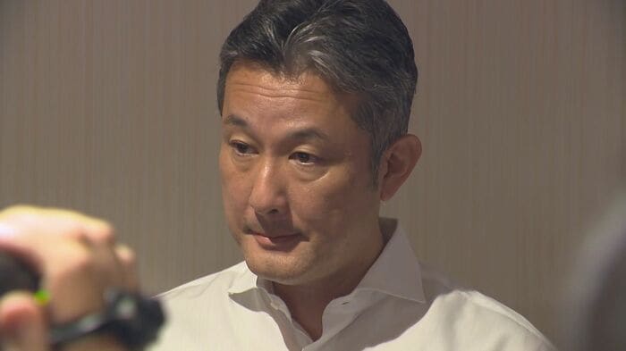 取材に応じる林泰輔県議（9月24日）