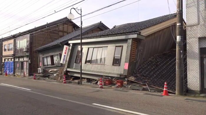 倒壊した酒店