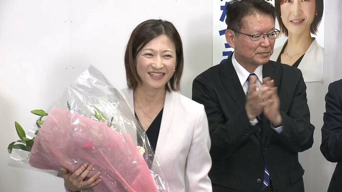 当選した立憲・酒井氏