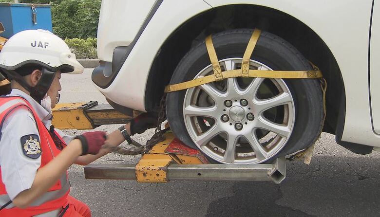 パンク、バッテリー上がり、インロック…夏も多い車のトラブル　JAFに密着　夏休みに知っておきたい“傾向と対策”｜FNNプライムオンライン