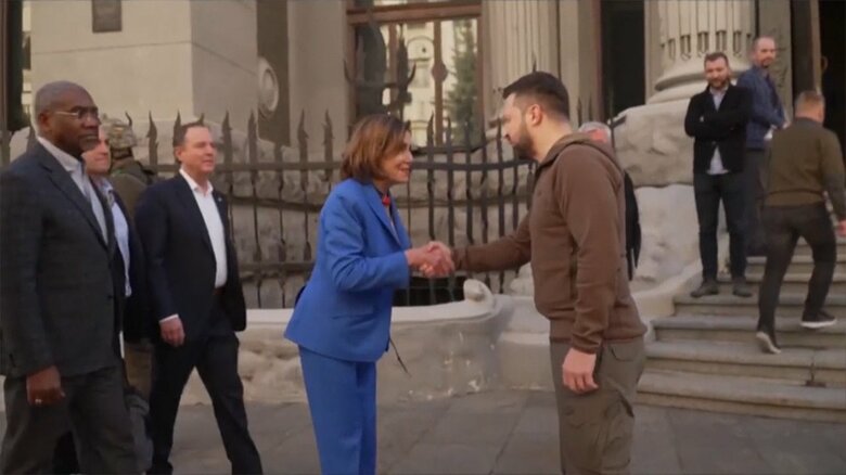 4月30日　米民主党トップ・ペロシ下院議長がキーウ訪問