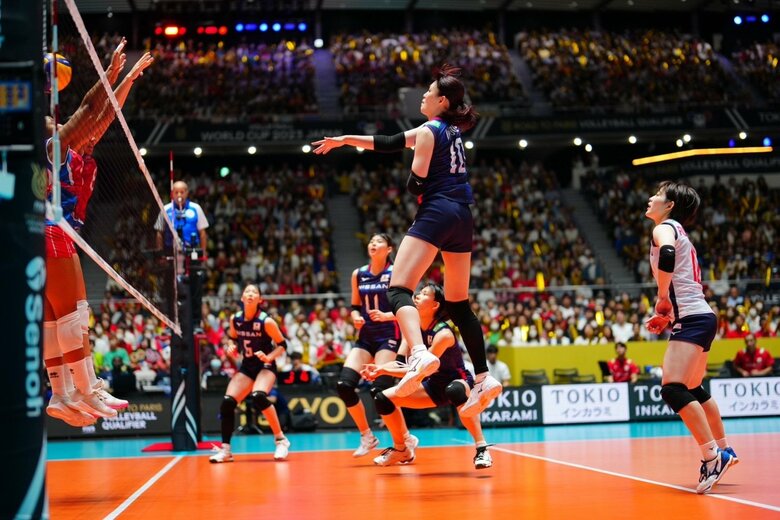 第1セットから得点を重ねる井上愛里沙