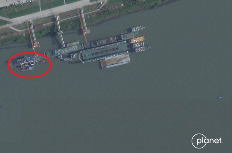 周級原潜が接岸？（赤丸）（武昌造船廠　5月16日 Planet Labs PBCより）
