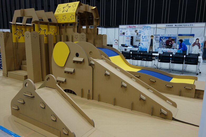 ダンボール遊具が大集合（2024年の様子）