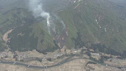 新潟県で山火事相次ぐ　魚沼市と長岡市で林野火災　新潟・長野・群馬の防災ヘリが消火活動も鎮火目途立たず　70代男性がドクターヘリで救急搬送
