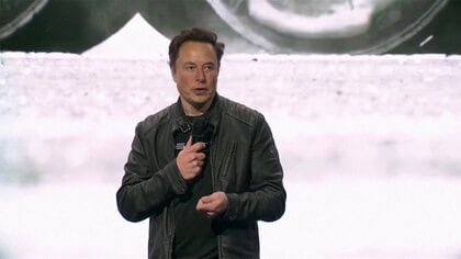 【速報】イーロン・マスク氏は「退くべき」半数以上　ツイッターで進退問う