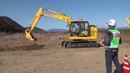 二次災害防止や生産性の向上へ　延岡河川国道事務所　重機の遠隔操縦訓練