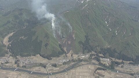 新潟県で山火事相次ぐ　魚沼市と長岡市で林野火災　新潟・長野・群馬の防災ヘリが消火活動も鎮火目途立たず　70代男性がドクターヘリで救急搬送