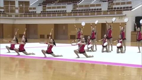 秋田新体操クラブの発表会　元団体日本代表の先輩とのコラボも披露　秋田市