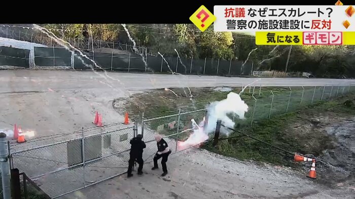 花火が飛び散る