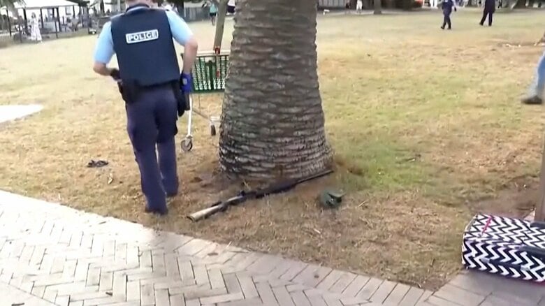 オーストラリア・シドニーのビーチで銃撃…死傷者複数か　黒い服の2人が発砲するSNS動画も｜FNNプライムオンライン