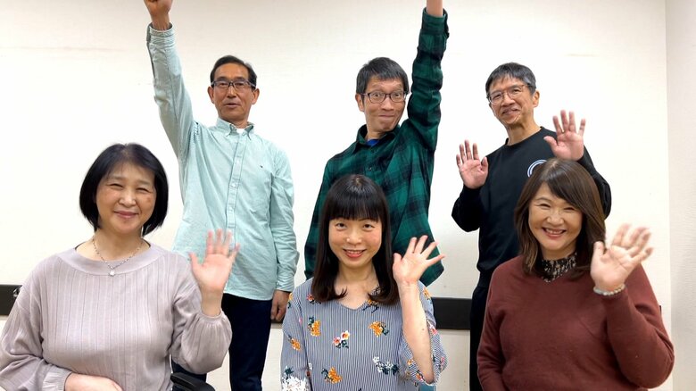 「日本語ですら未知の言語になる」失語症に悩む人の言葉を朗読で取り戻す！“失語症患者のための朗読教室”【アスヨク！】｜FNNプライムオンライン