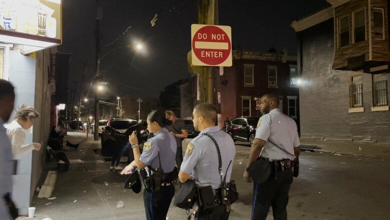 警察官は見回りはするものの、何も出来ず