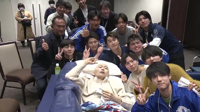 この日から8日後の朝に旅立つ