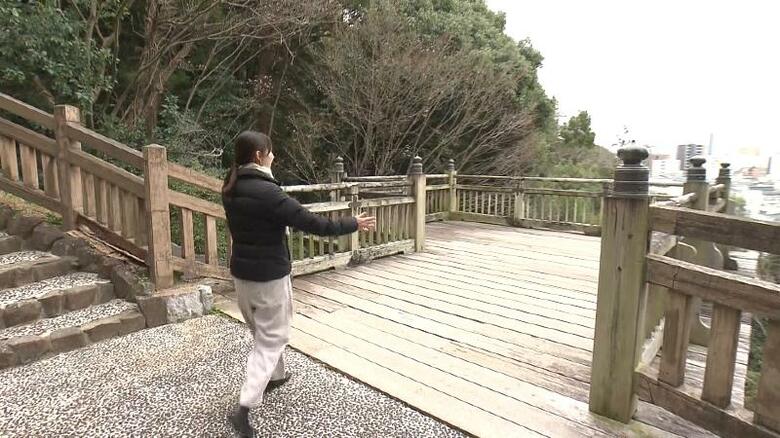 滝の上の展望台からは静岡市街地が一望できる