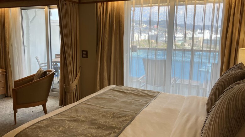 ジュニアスイートはバルコニー付き