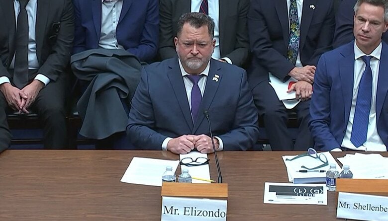 エリゾンド氏は政府機関でUFO研究を担当