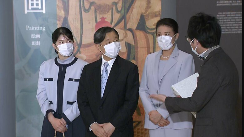 両陛下と愛子さまが東京国立博物館を訪問された。3年ぶりの公の場での”3ショット”となった(11月24日)