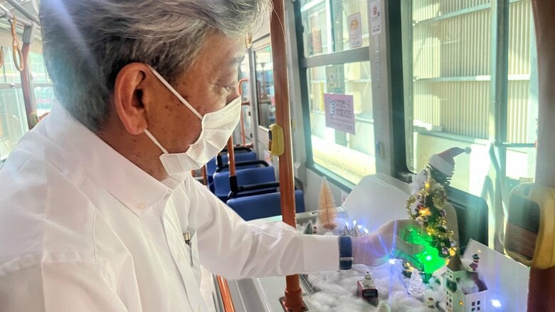 夕方になると中村さんがひとつひとつ電源を入れる