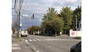 登校中 小学1年と3年の男児兄弟 軽乗用車にはねられる 兄は骨折の重傷 弟も負傷 横断歩道を渡る途中