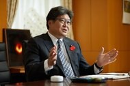 大学入試、対面授業再開、9月入学問題...萩生田文科相に覚悟と決意を問う