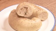 もちもちの人気ベーグル 「肉ねぎみそ」に「抹茶くりちーあずき」地元食材でアレンジ…夫婦の古民家カフェ【宮崎発】