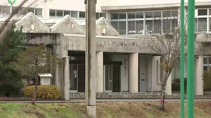 子グマが小学校校舎のベランダに出没　約3時間後に捕獲、発砲ではない方法で駆除　岩手県北上市