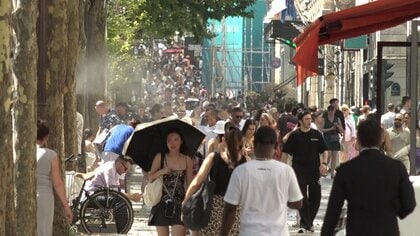 パリで週末の路上飲酒禁止　記録的熱波で医療体制逼迫