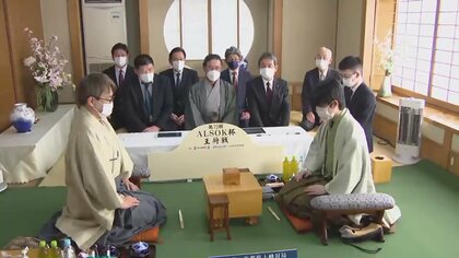 「羽生九段の強さ大いに感じた」藤井五冠が「王将」初防衛　羽生九段はタイトル通算100期ならず