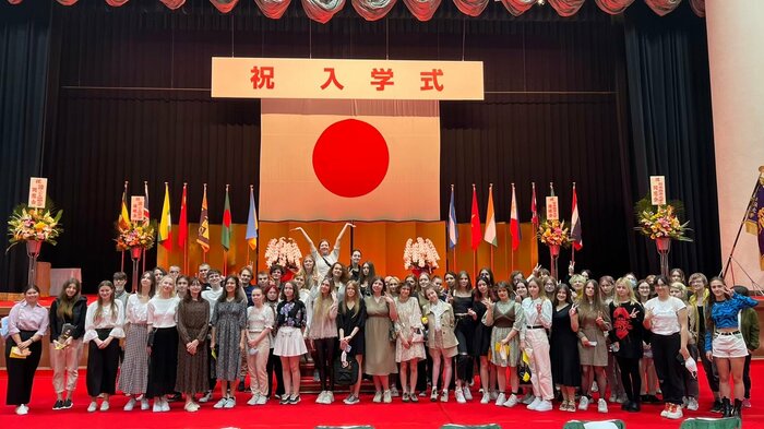 日本経済大学は68人のウクライナ留学生を受け入れている