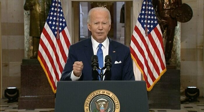 バイデン大統領は議会演説でトランプ氏を痛烈に批判(2022年1月6日)