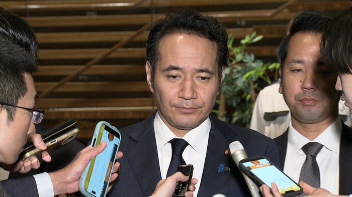 大臣の辞表提出直後の簗氏