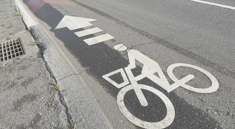 自転車の男子中学生が重傷　後ろから来た車にはねられ転倒　車は走り去り、目撃者が通報　ひき逃げ事件として捜査　車の行方を追う　長野・松本市｜FNNプライムオンライン