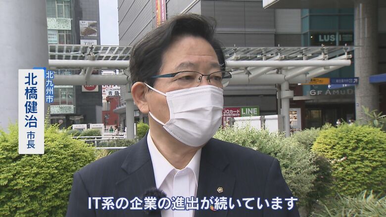 街の変化について語る市長