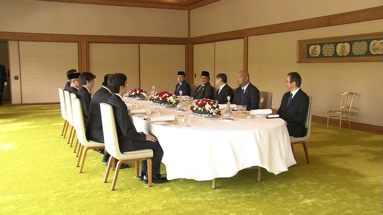 ご面会の後　連翠で催された昼食会（皇居・宮殿）
